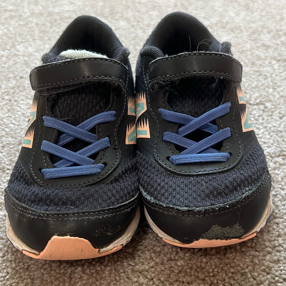 New Balance 7 XW Shoes